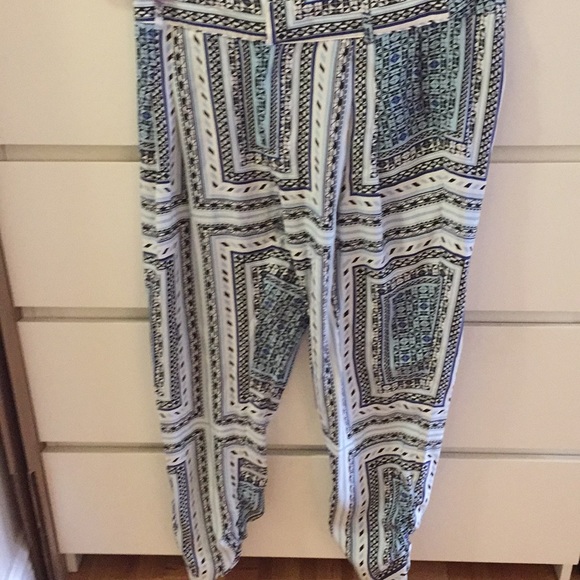 PARKER Devlin print pants ASO Kate Beckinsale - Picture 4 of 6